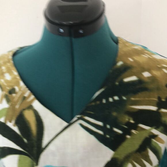 Chico’s Size 0 Unique Artsy Abstract Palm Print Linen  Blouse - Picture 2 of 3